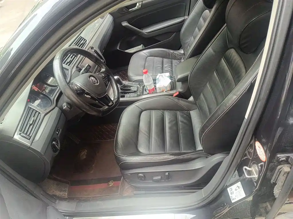 Volkswagen Passat 2017 330TSI DSG Prestige фото 8