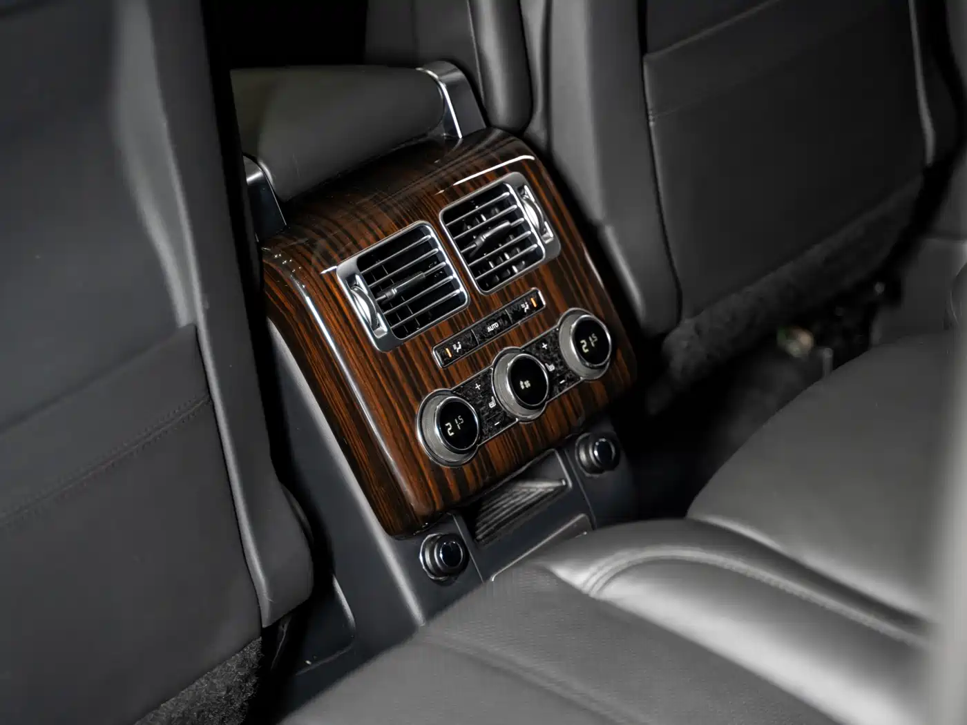 Land Rover Range Rover 2015 3.0 SC V6 Obsidian Limited Edition фото 21