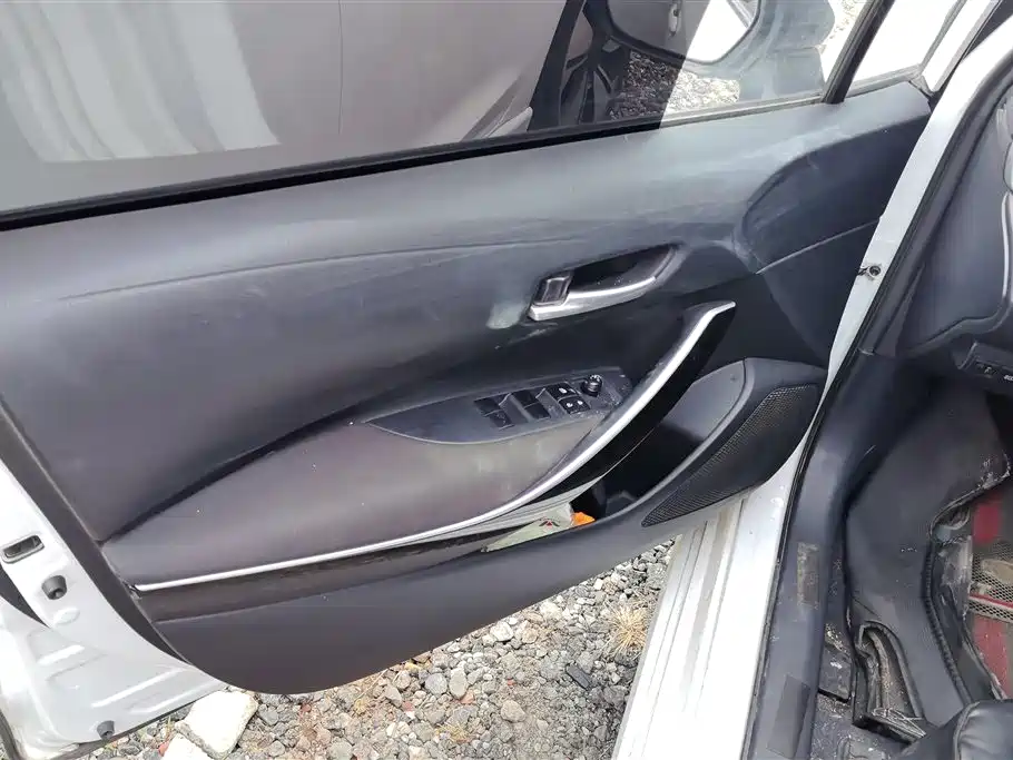 Toyota Corolla 2023 1.8L Smart Hybrid Dual Engine Pioneer Edition фото 7