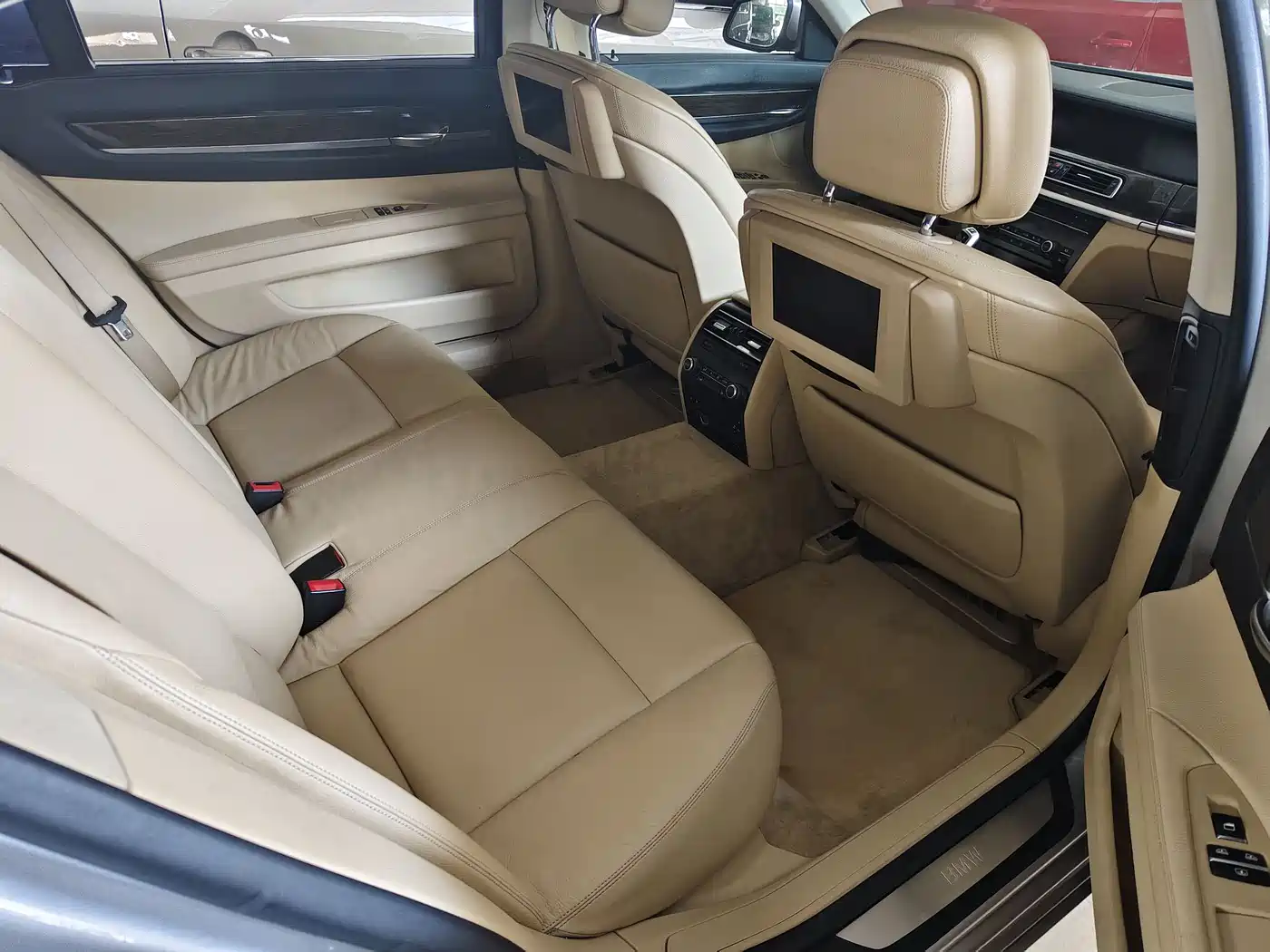 BMW 7 Series 2011 740Li Steinway Limited Edition фото 9