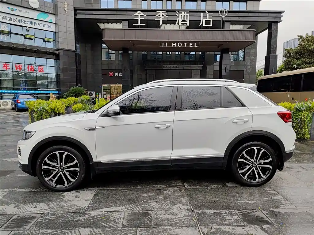 VOLKSWAGEN T ROC EXPLORING SONGS