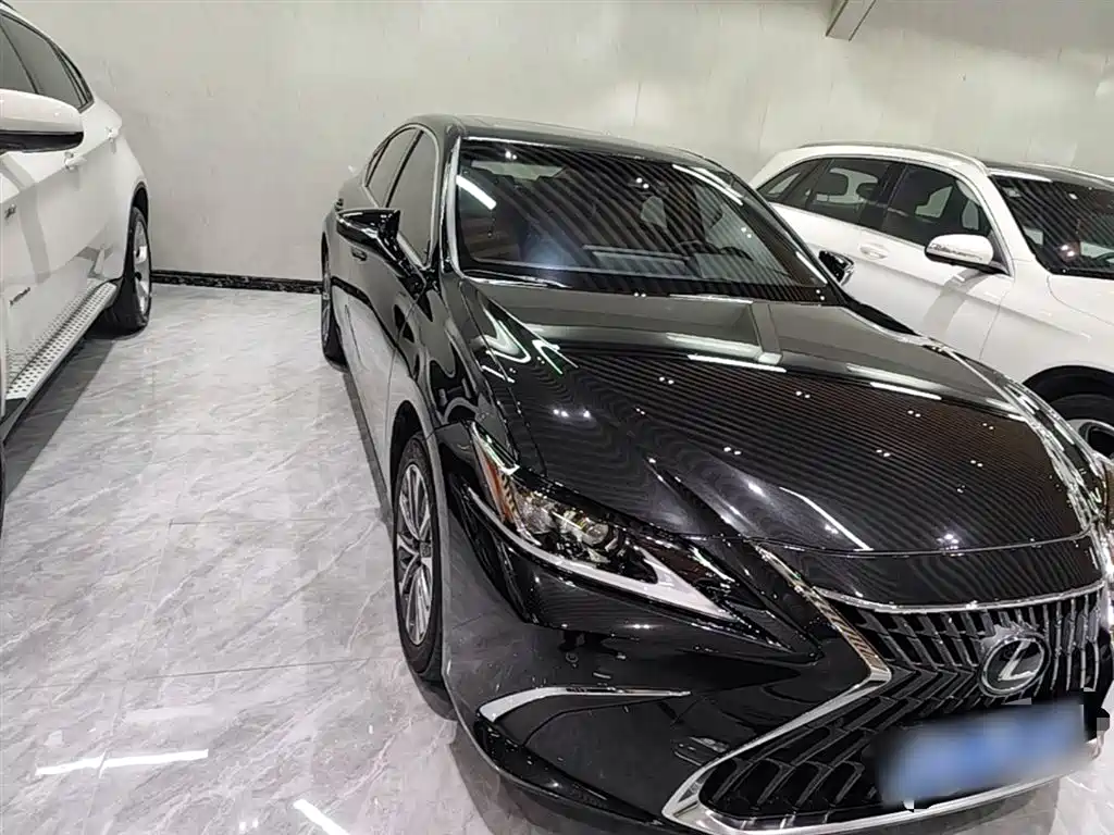 Lexus ES 2022 200 Luxury Edition фото 3