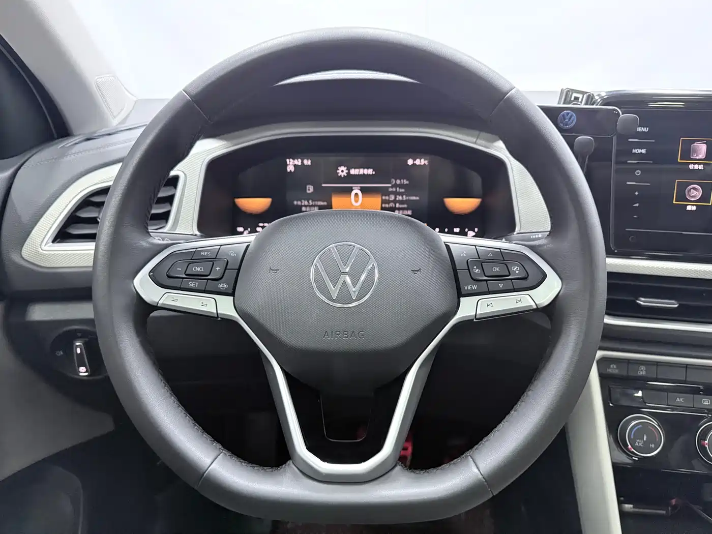 VOLKSWAGEN T ROC EXPLORING SONGS