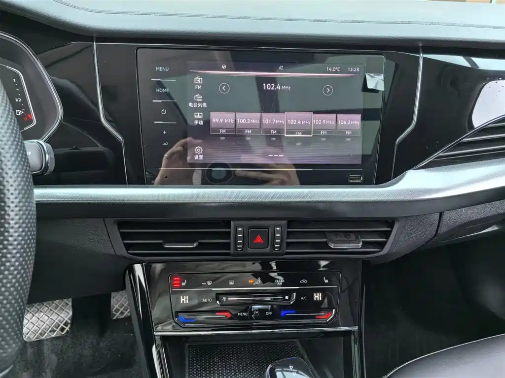 Volkswagen Passat 2023 330TSI Starlight Elite Edition фото 8