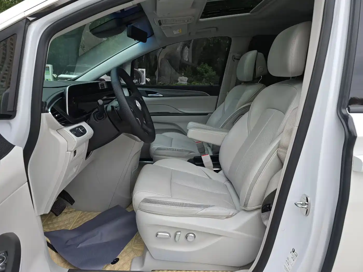 Buick GL8 2023 ES Landmaster Exclusive Harmony Edition фото 4