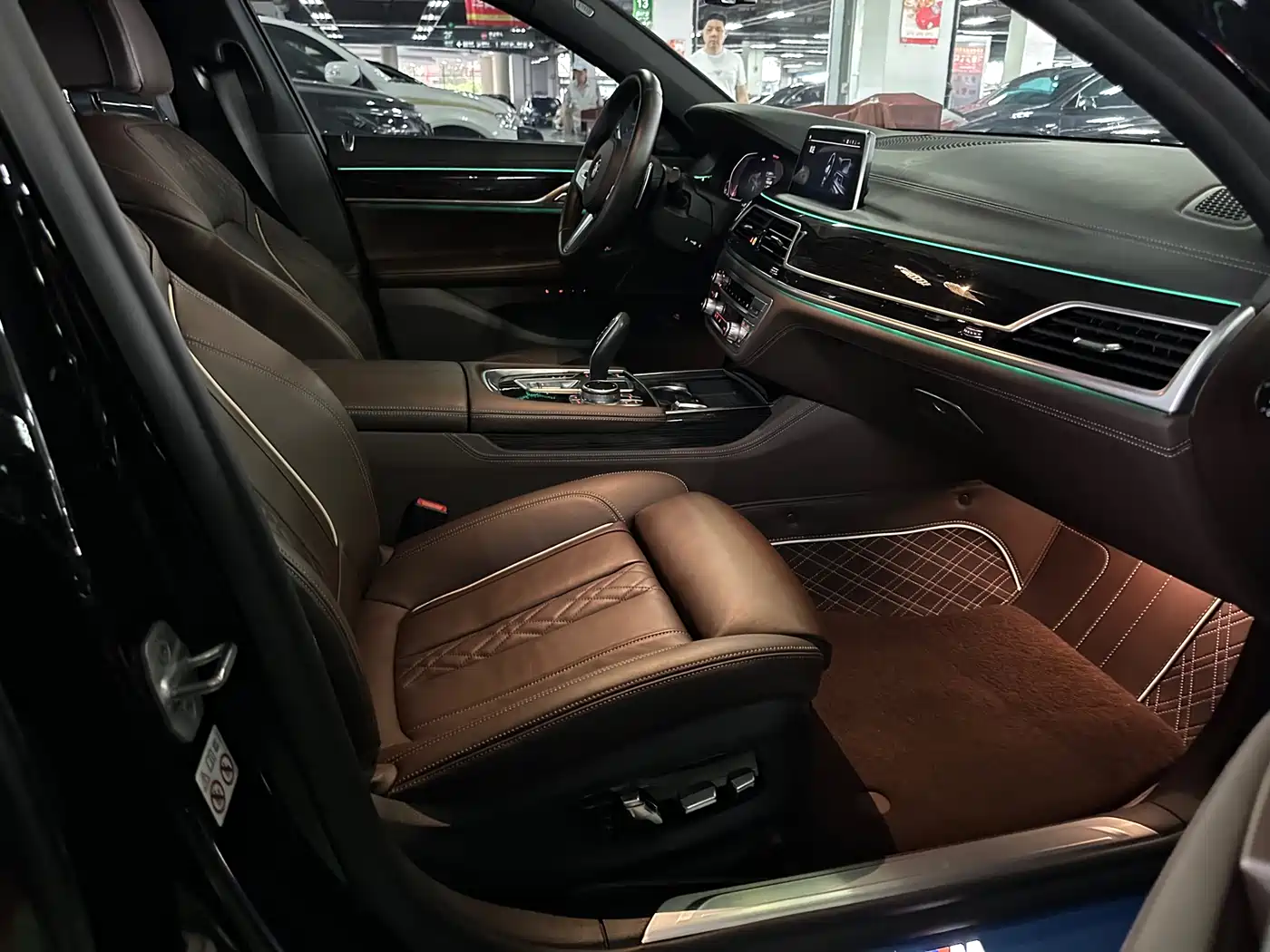 BMW 7 Series 2021 Model 730Li M Sport Package фото 15