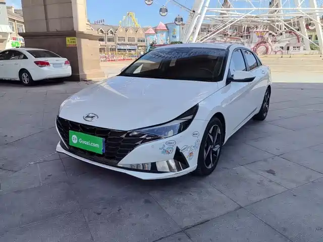 Hyundai Elantra 1.5L CVT LUX, Премиум