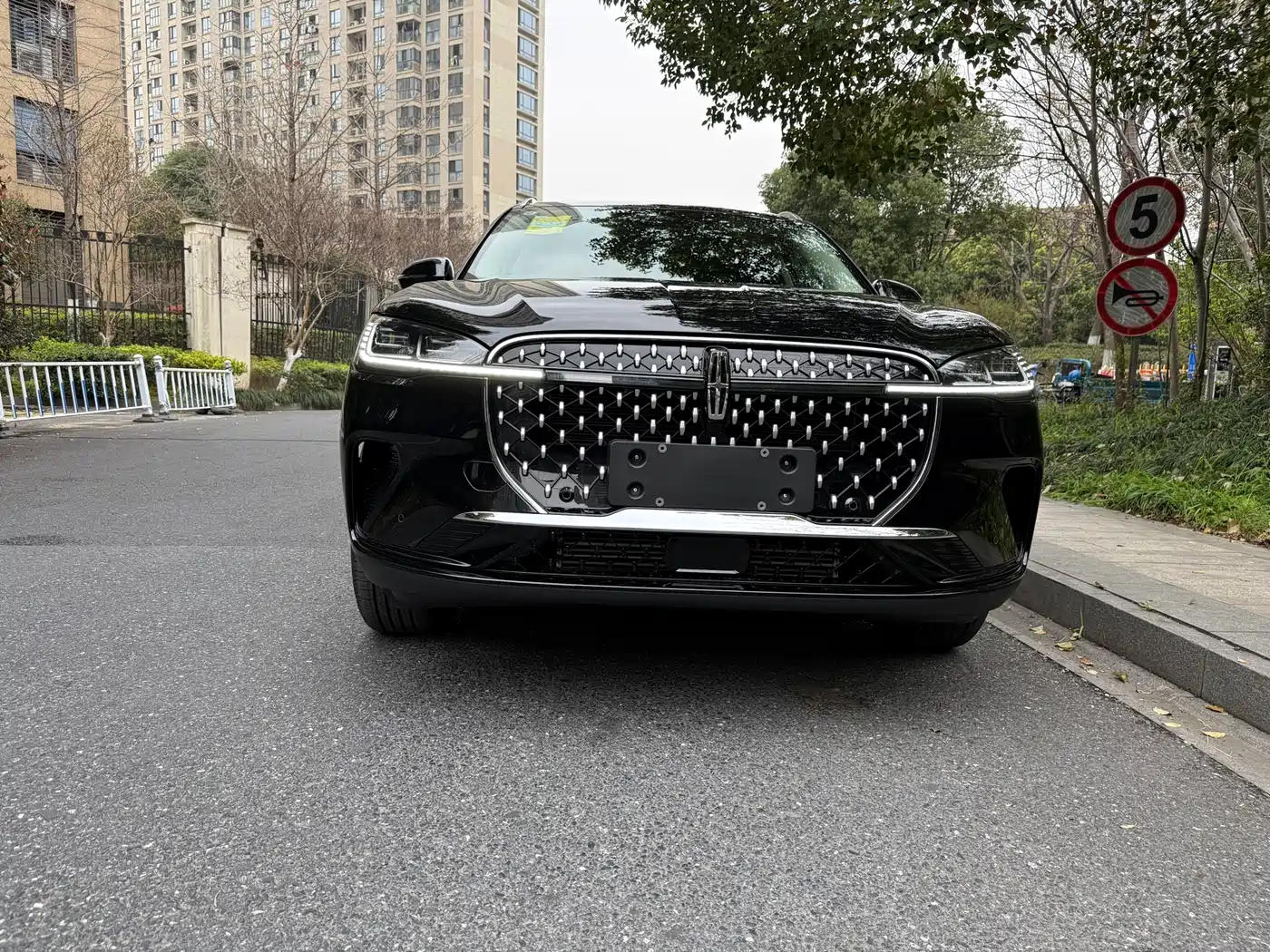 LINCOLN ADVENTURER