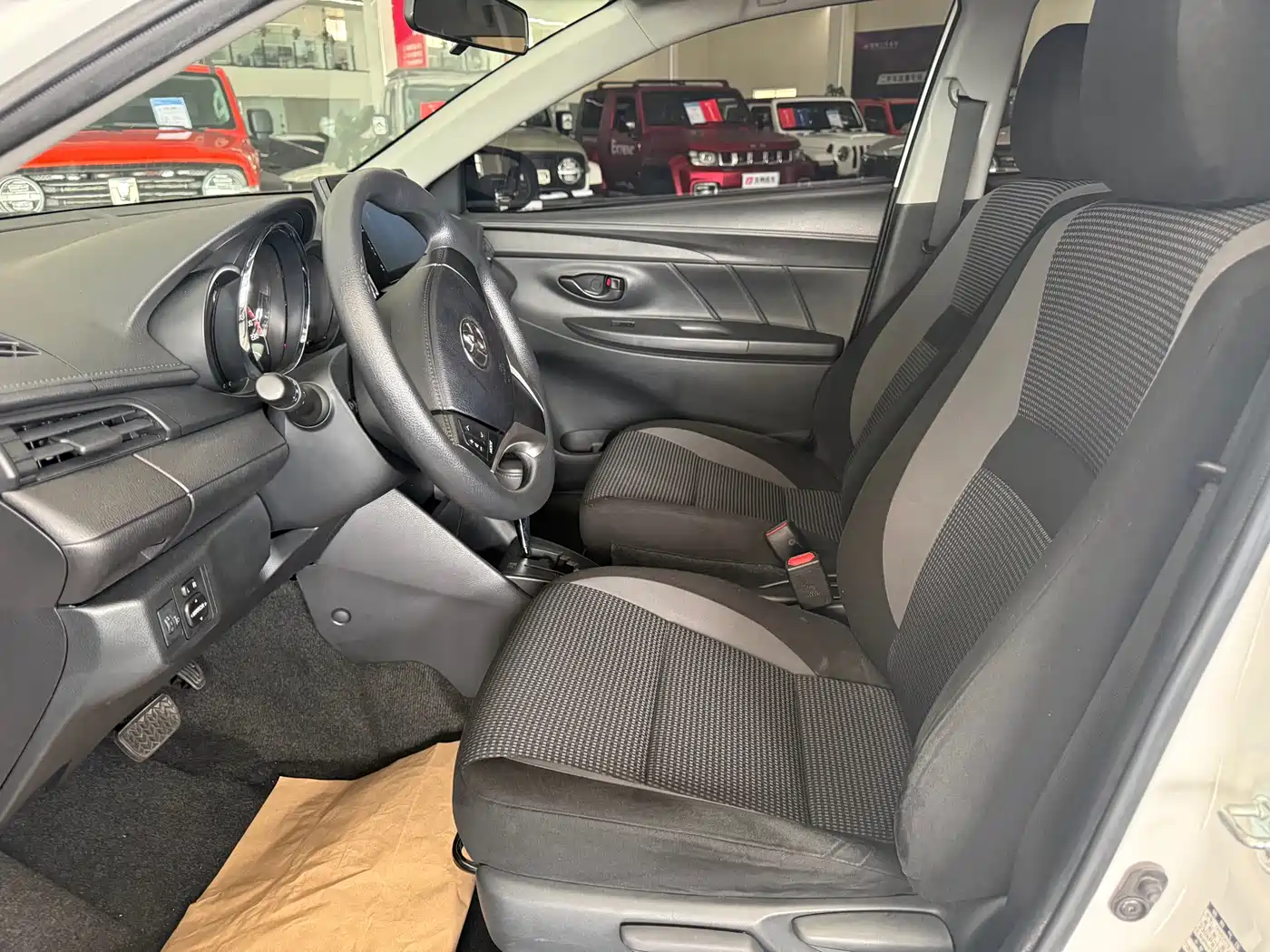 Toyota Vios 2022 1.5L 20th Anniversary Edition фото 3