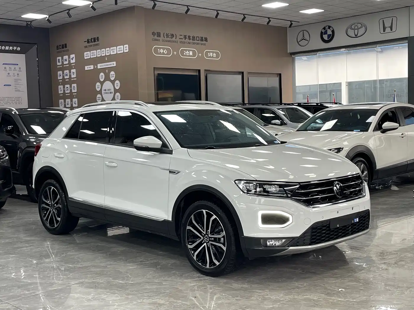 VOLKSWAGEN T-ROC EXPLORING SONGS