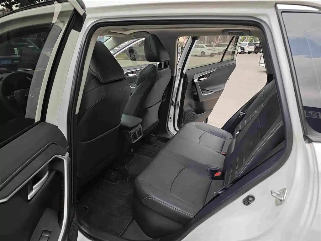 Toyota Wildlander 2023 2023 Hybrid 2.5L E-CVT AWD Premium Edition