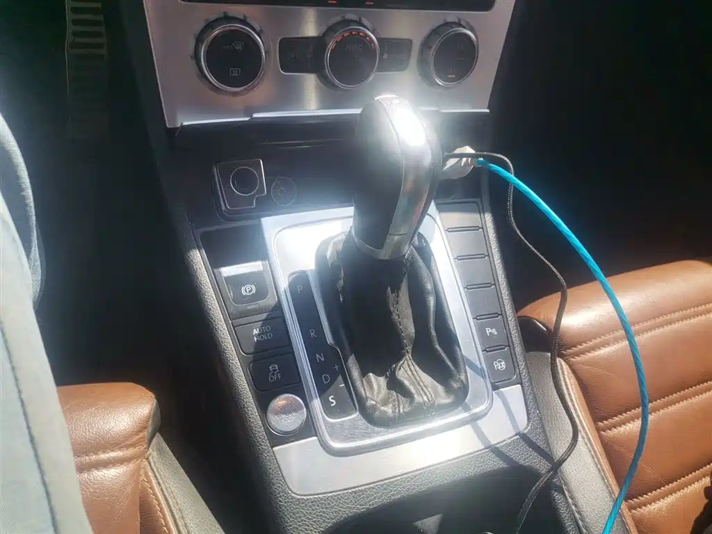Volkswagen FAW-Volkswagen CC 2016 Model 1.8TSI Luxury фото 14