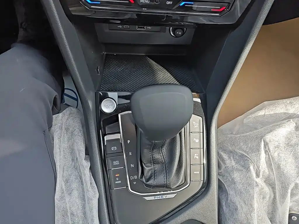 VOLKSWAGEN TIGUAN L NEW ENERGY