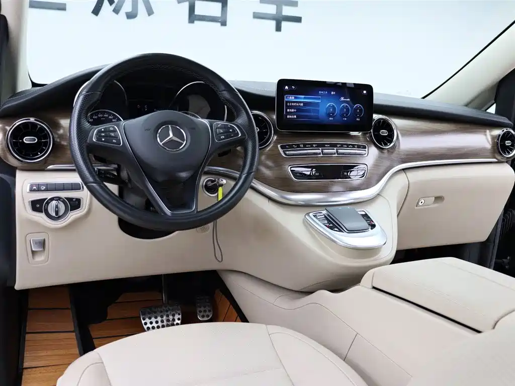 Mercedes-Benz V-Class 2020 Model V 260 L Long Wheelbase Luxury фото 10