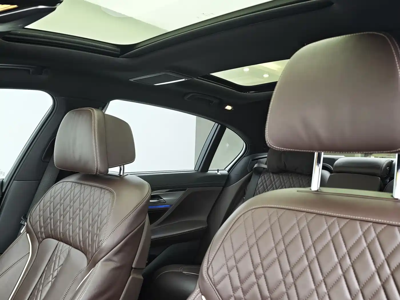 BMW 7 Series 2019 730Li M Sport Package фото 11