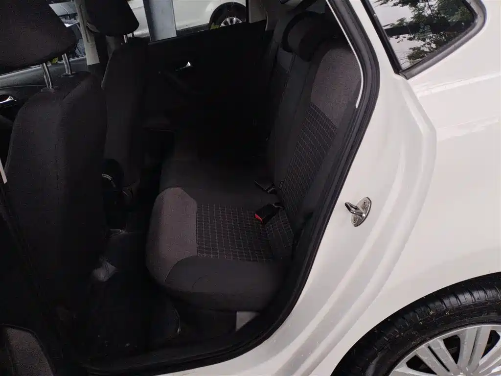 Volkswagen Polo 2018 1.5L Auto Comfort фото 17