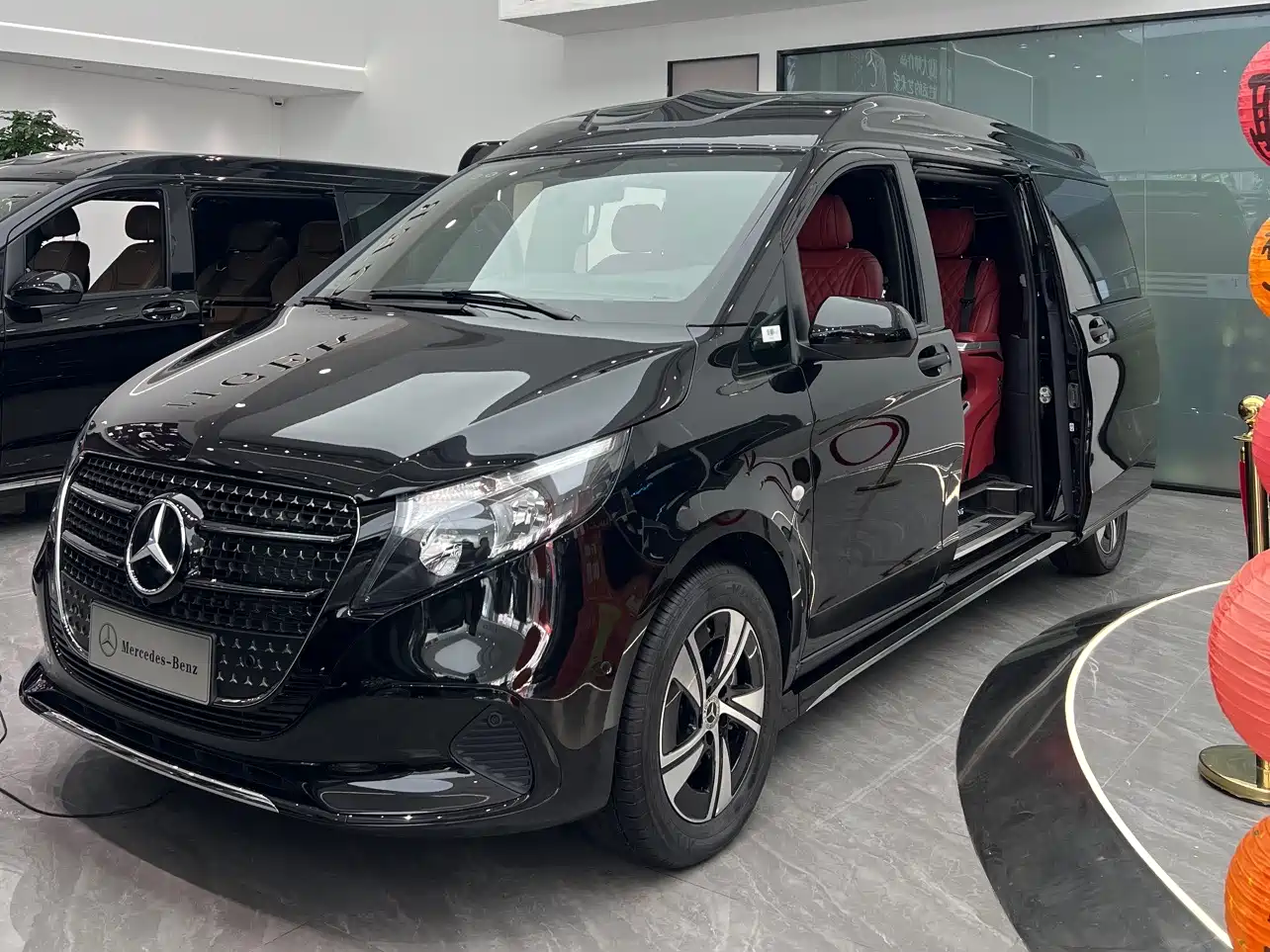 Mercedes-Benz Vito 2024 2.0T Business 7-Seater