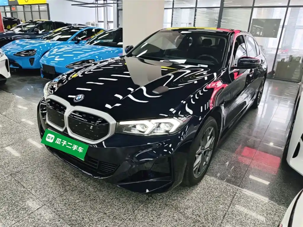 BMW i3 2022 eDrive 35 L