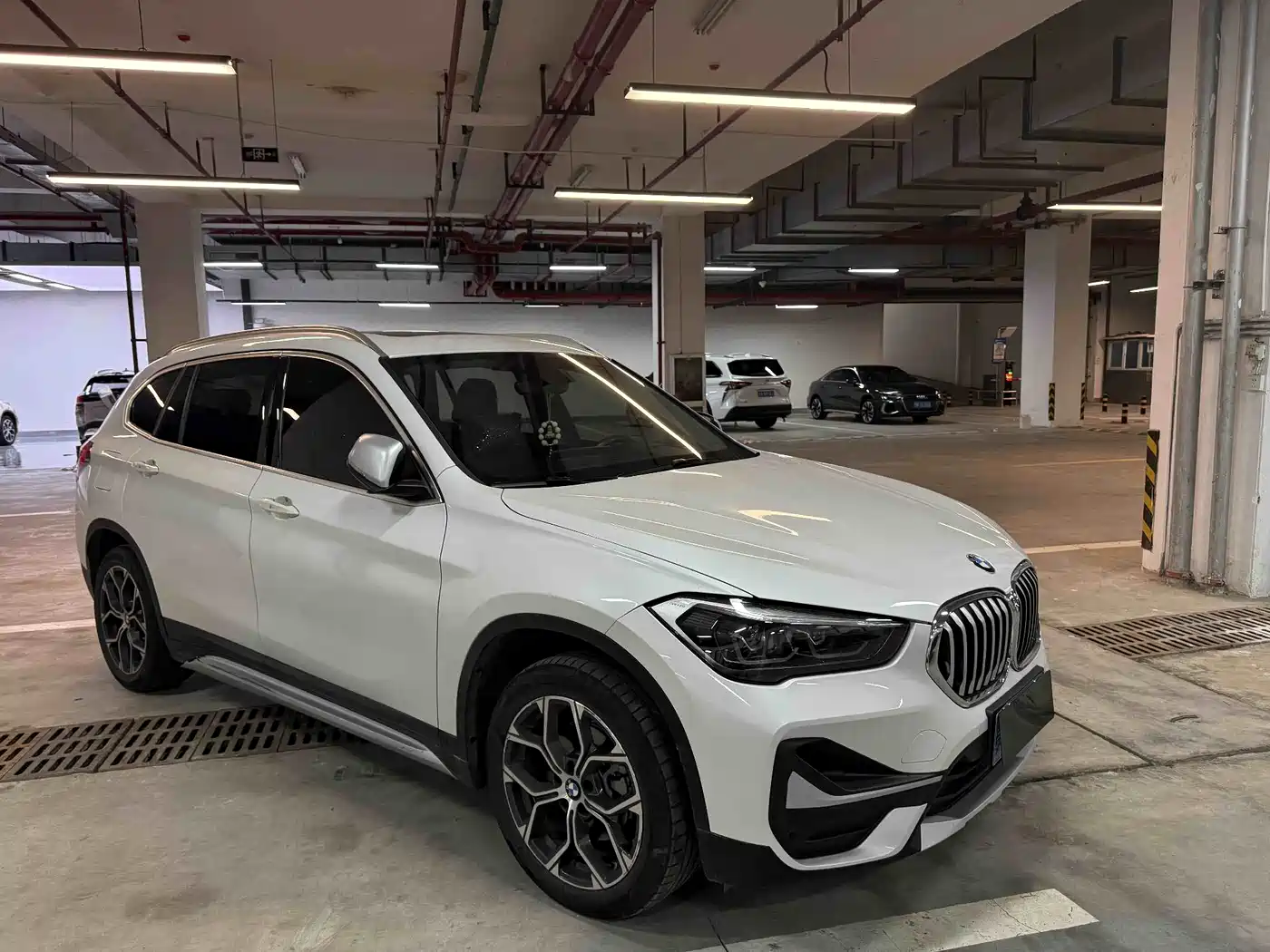 BMW X1 2022 sDrive20Li Premium фото 3