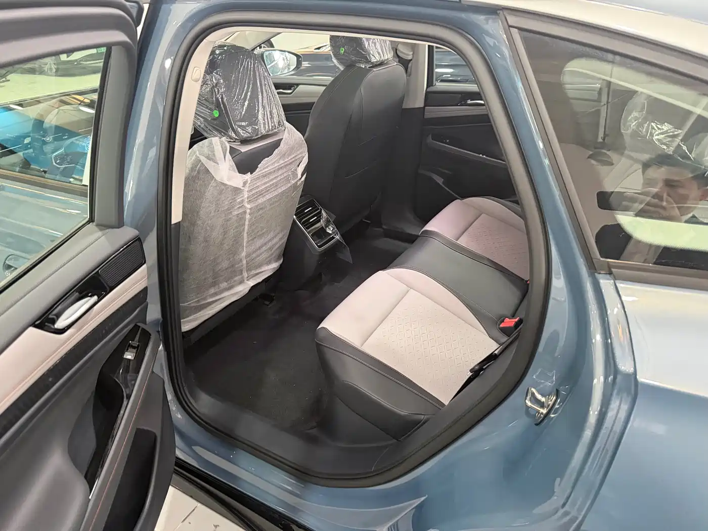 VOLKSWAGEN ID.7 VIZZION