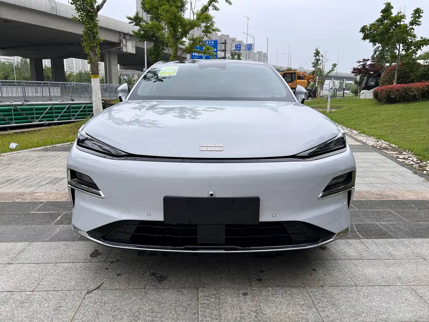 Geely Galaxy Galaxy Xingyao 8 2025 Model 130km EM-i Flagship Edition фото 2