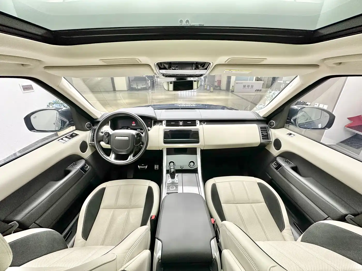 Land Rover Range Rover Sport 2022 3.0 L6 Indigo Flowing Light Edition фото 11