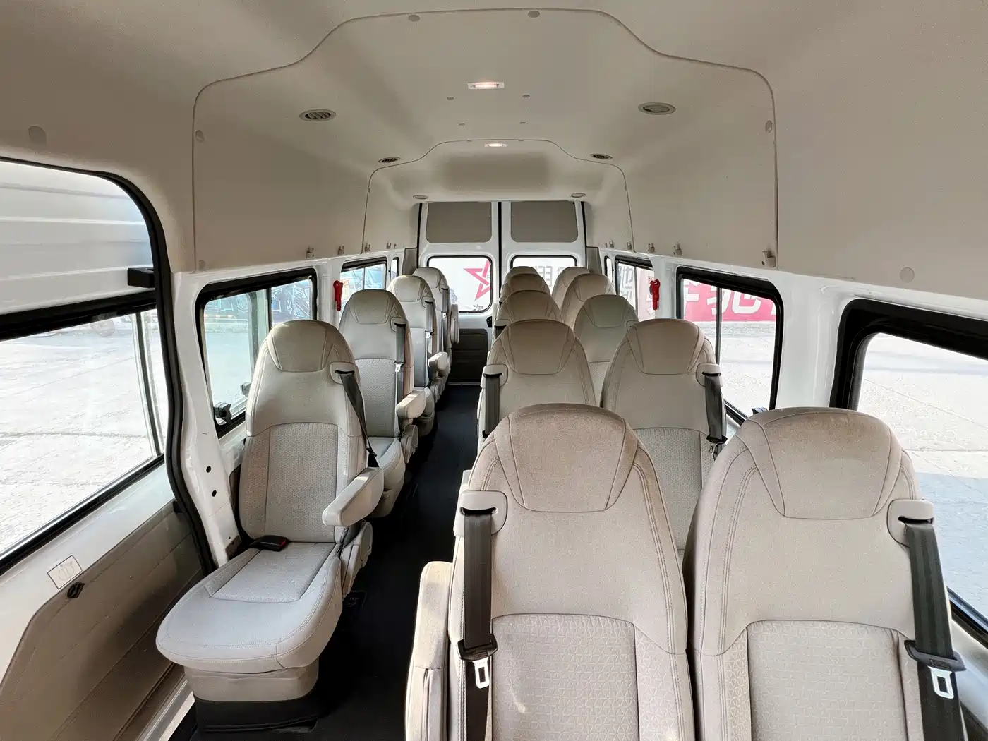Ford New Generation Transit 2021 2021 2.2T (Package) Automatic Standard Bus Pro Extended Wheelbase Dual Rear Tires (With Sliding Door) 17-Seat High Roof China VI