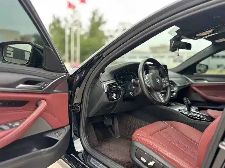 BMW 5 Series 2022 530Li xDrive M Sport Package фото 7