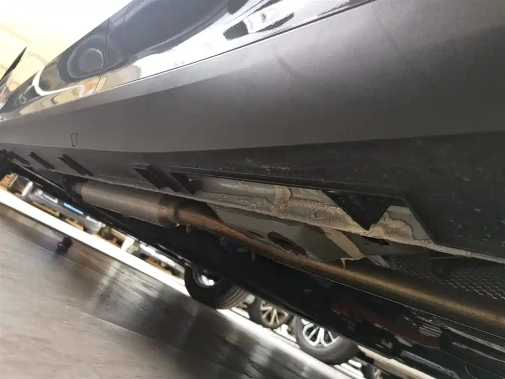 Geely Galaxy Galaxy L6 2025 EM-i 60km Voyage Edition фото 22