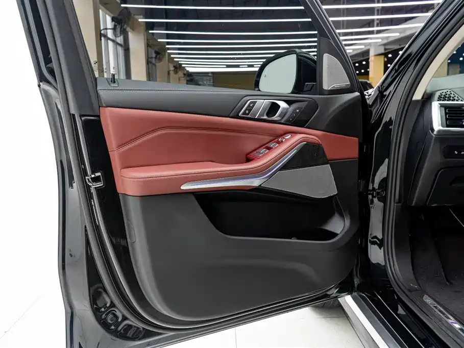 BMW X5 2023 xDrive 30Li Premium M Sport Package фото 25