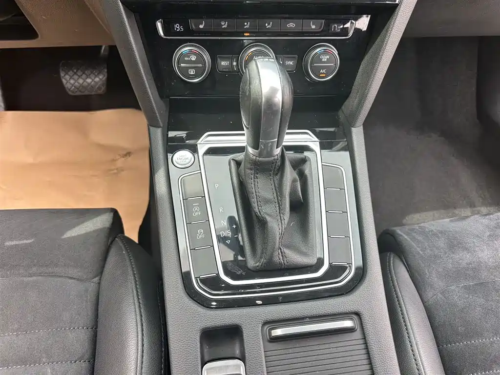 Volkswagen Magotan 2018 380TSI DSG Luxury фото 5