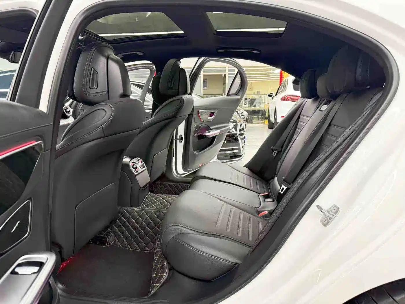 Mercedes-Benz C-Class 2024 Second Facelift C 260 L Sport фото 8