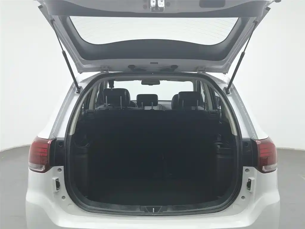 Mitsubishi Outlander 2018 2.0L 2WD Glory Edition 5-seater фото 16