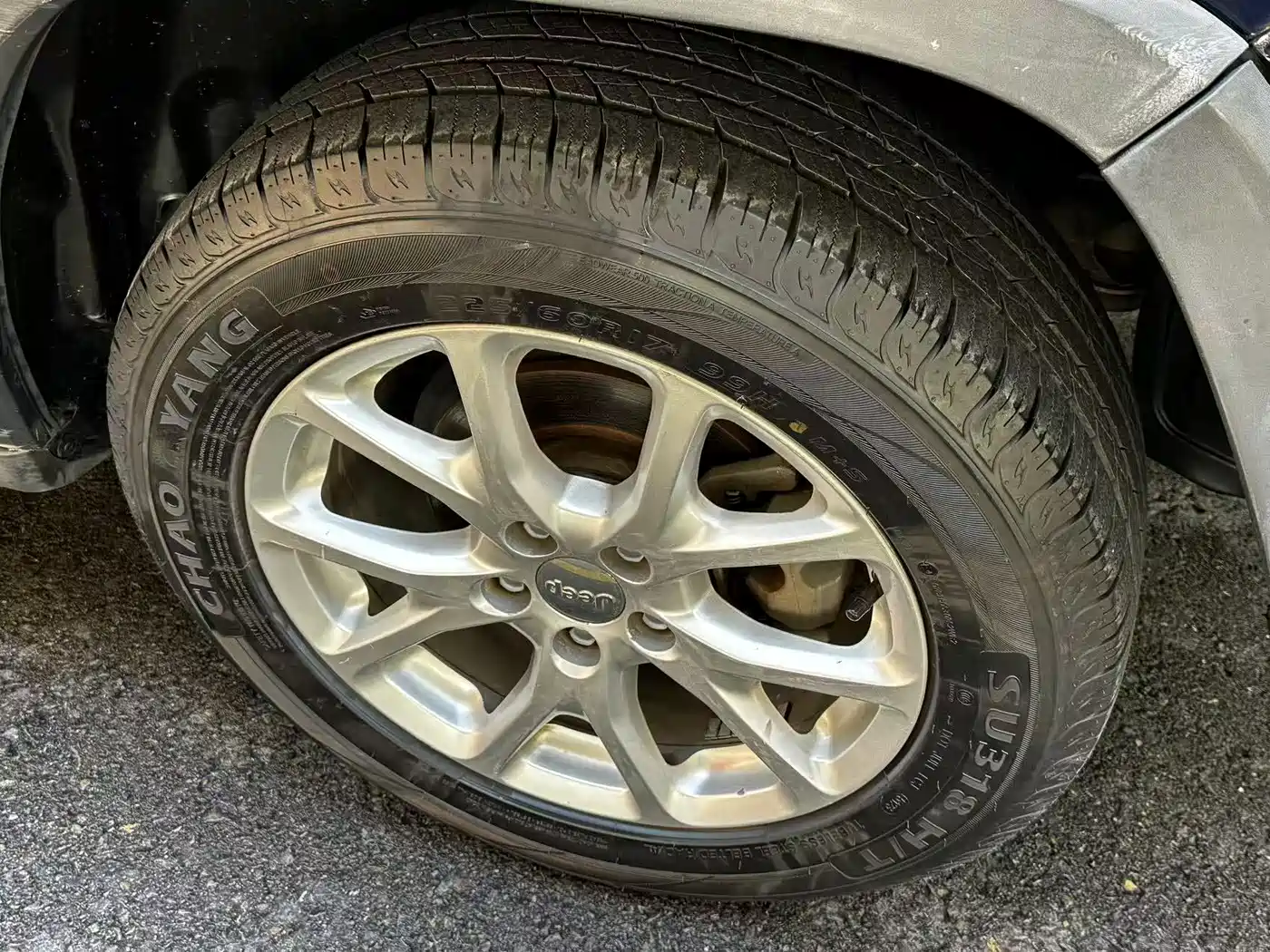 Photo 15 - Jeep Cherokee