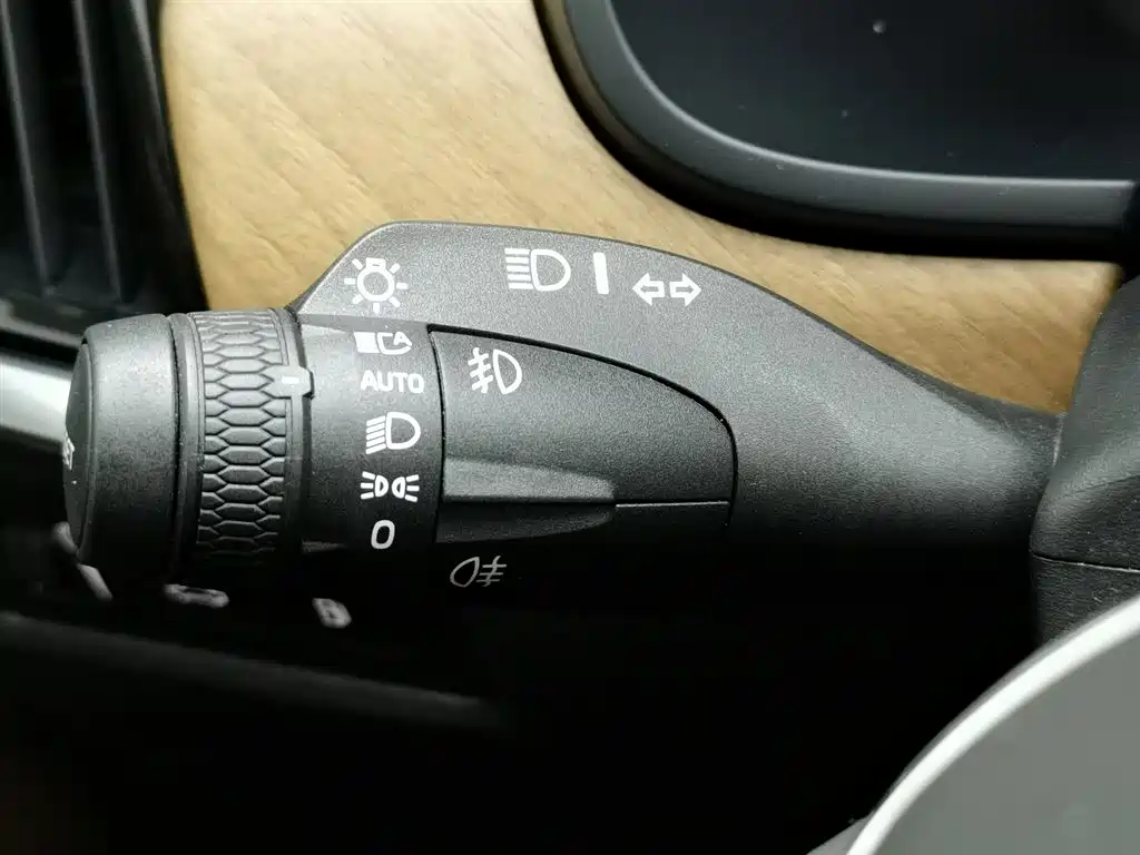 Volvo S90 Plug-in Hybrid 2022 T8 Recharge Plug-in Hybrid Momentum Luxury Edition фото 21
