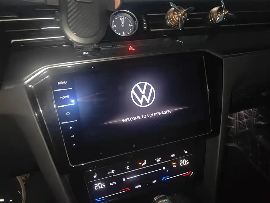 Volkswagen Magotan 2020 330TSI DSG Luxury фото 11