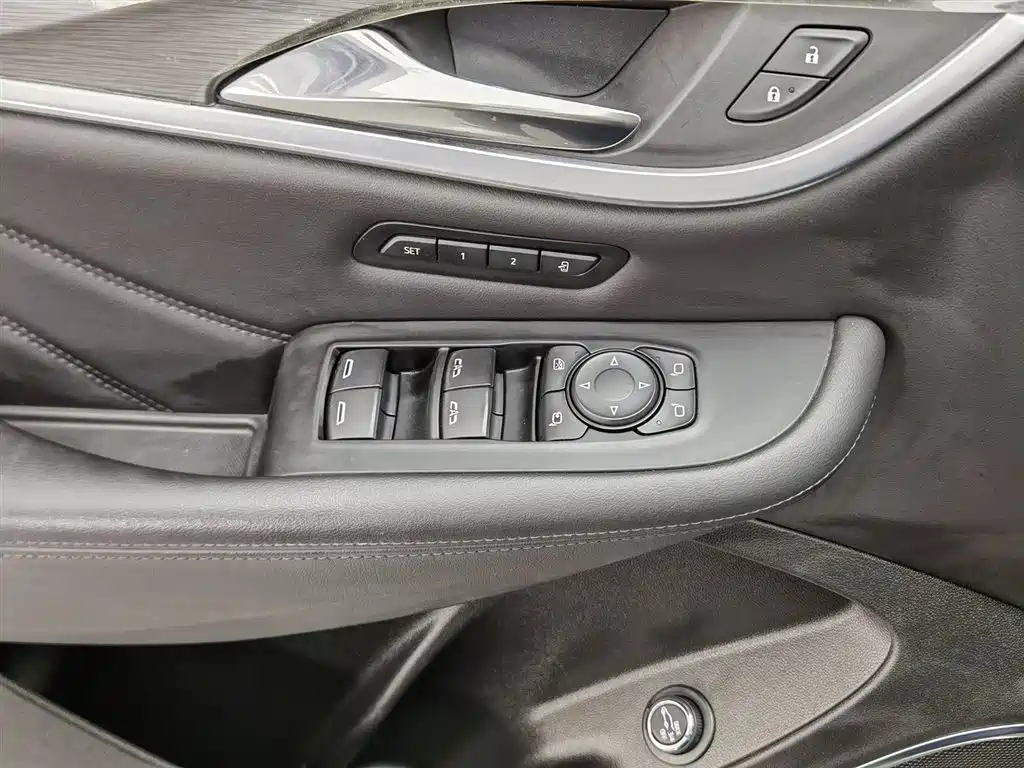 Buick Enclave 2020 28T 4WD Premium Model фото 9