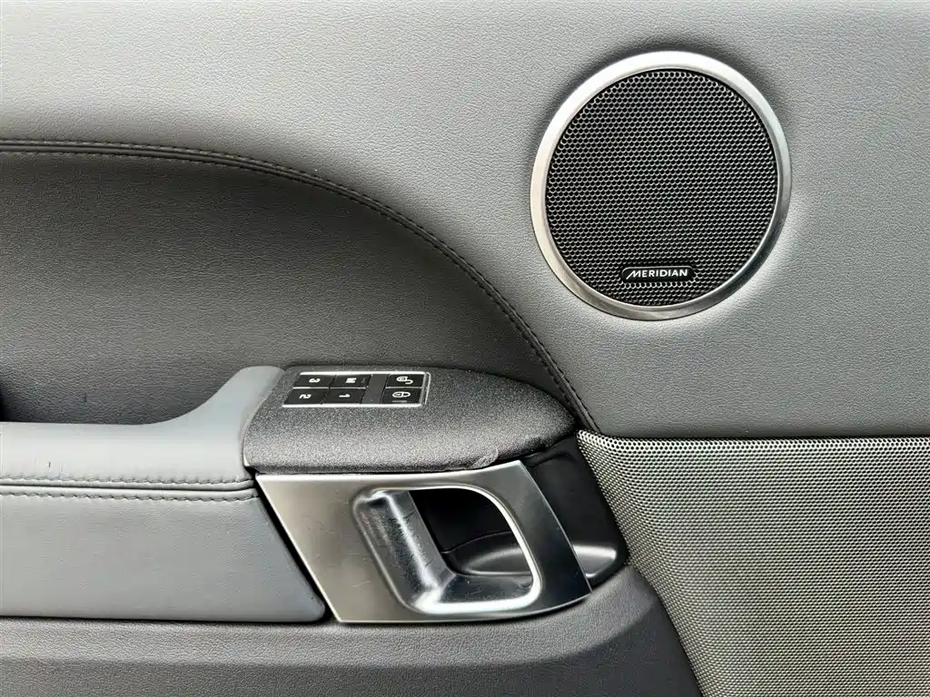 Land Rover Range Rover Sport фото 20