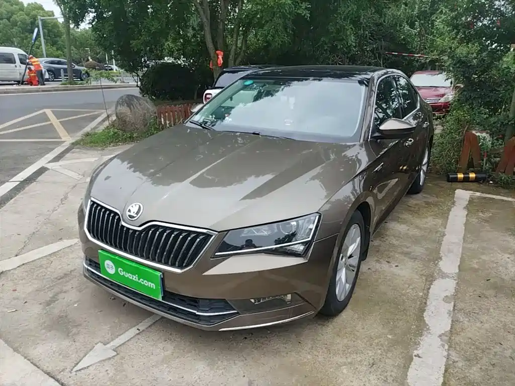 Škoda Superb 2016 TSI280 DSG Pioneer Edition