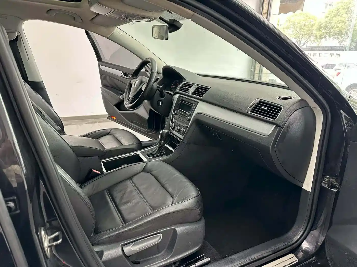 Volkswagen Passat 2011 1.8TSI Automatic Premium Edition фото 4