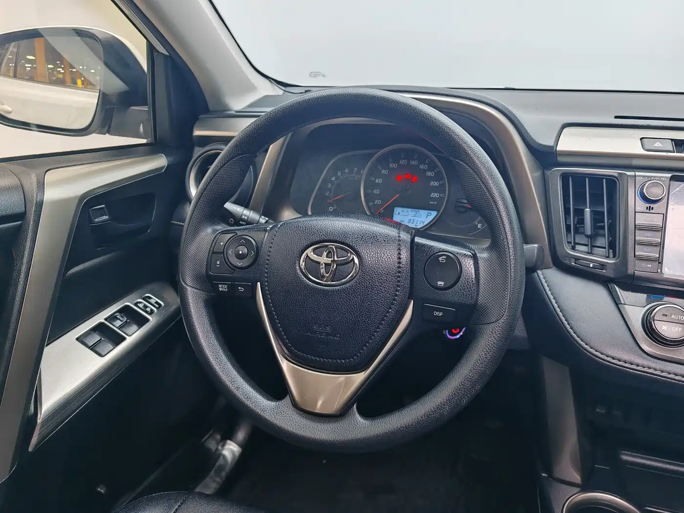 Toyota RAV4 Rongfang 2015 2.0L CVT 2WD Trend Edition фото 16