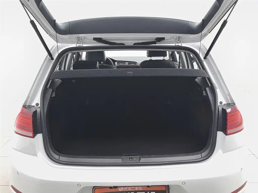 Volkswagen Golf 2018 230TSI Automatic Comfort фото 16