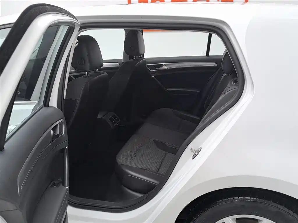 Volkswagen Golf 2018 230TSI Automatic Comfort фото 15