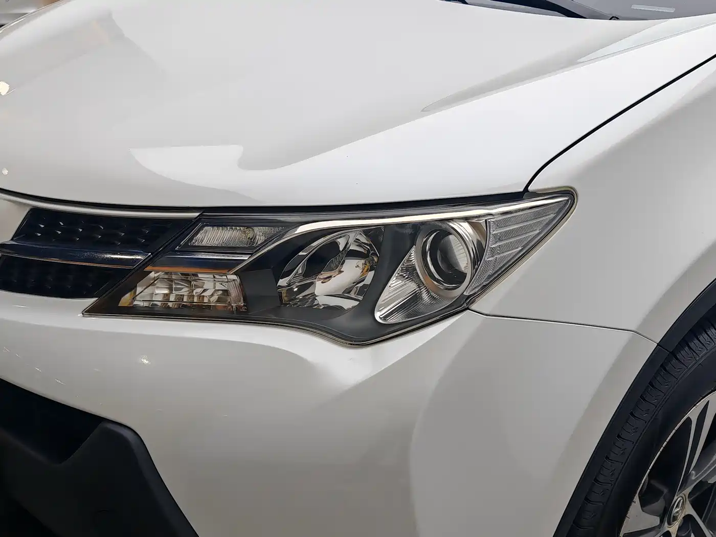 Toyota RAV4 Rongfang 2015 2.0L CVT 2WD Trend Edition фото 8