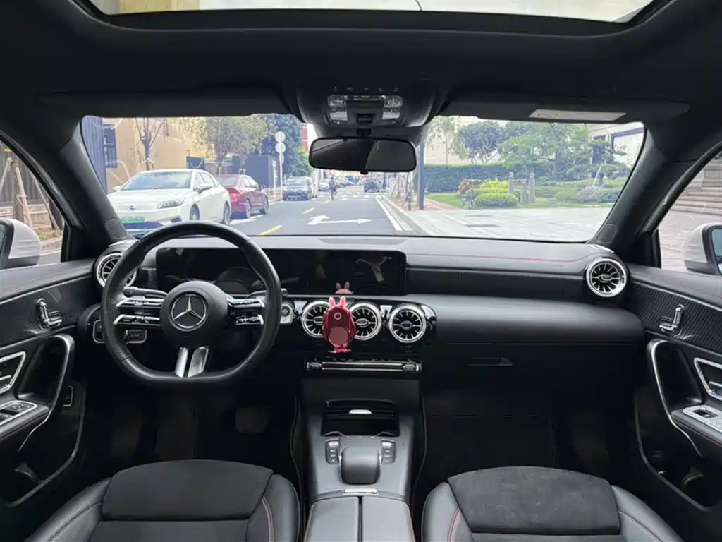 Mercedes-Benz A-Class 2024 A 200 L Fashion Edition фото 9