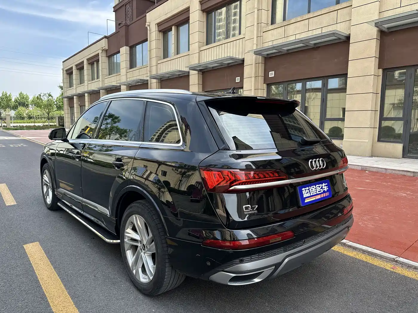 AUDI Q7