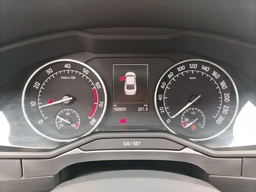 Škoda Superb 2016 TSI280 DSG Pioneer Edition фото 12