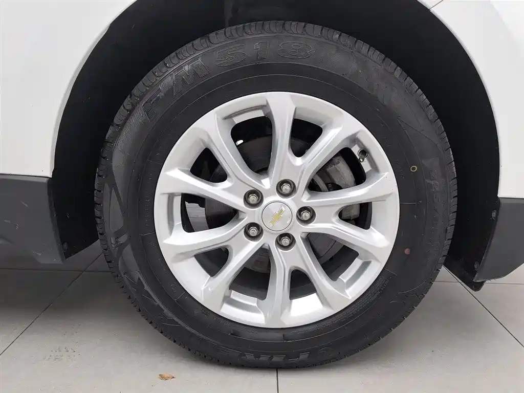 Chevrolet Equinox 2018 535T Automatic Frontier Edition фото 17