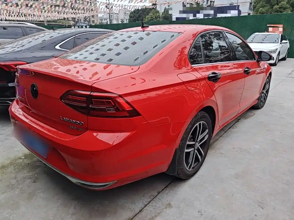 VOLKSWAGEN LINGDU