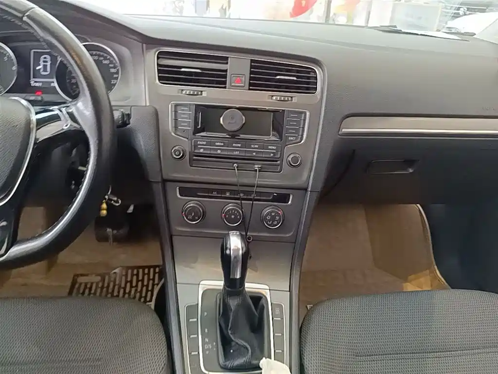 Volkswagen Golf 2015 1.4TSI Automatic Comfort фото 13